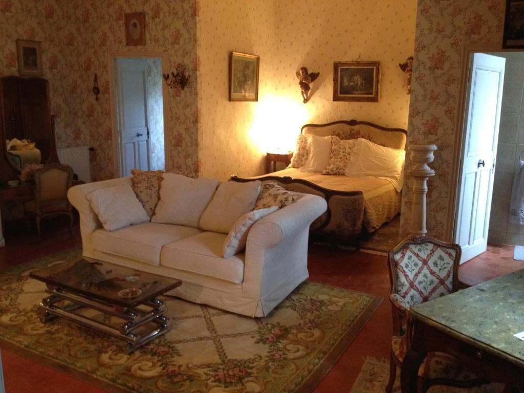 B&B Domaine Le Clos Du Pavillon Brignoles Rum bild